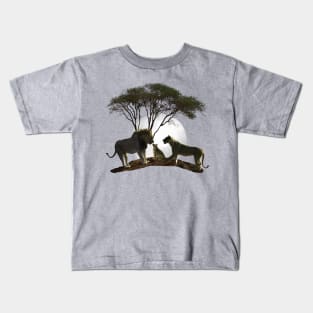 Lion with Moon in Africa - Predator Kids T-Shirt